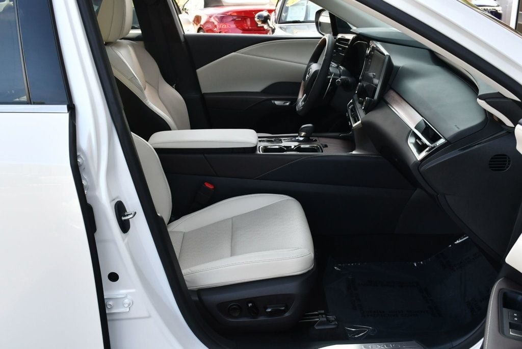Used 2023 Lexus RX 350 Premium Plus w/ Accessory Package FWD image 43