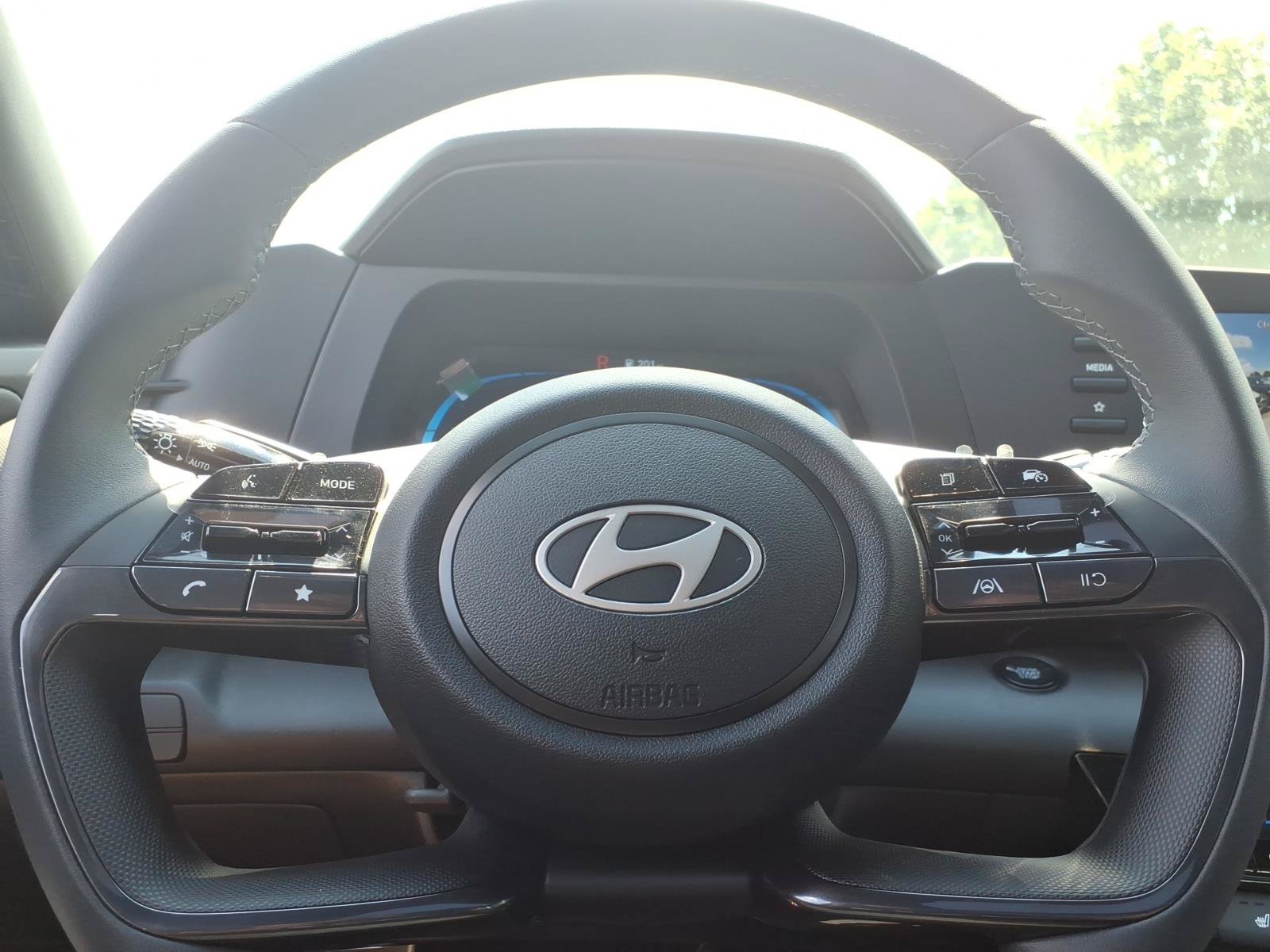 New 2026 Hyundai Elantra SEL Sport FWD image 22