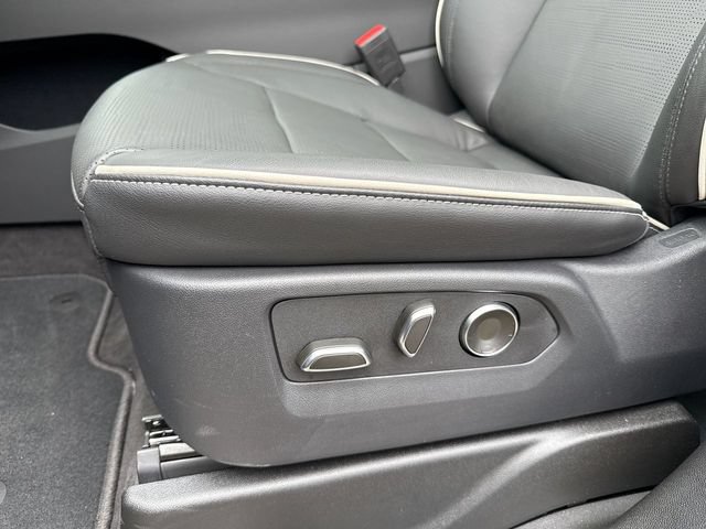 Used 2025 Cadillac Escalade Premium Luxury AWD/4WD image 14