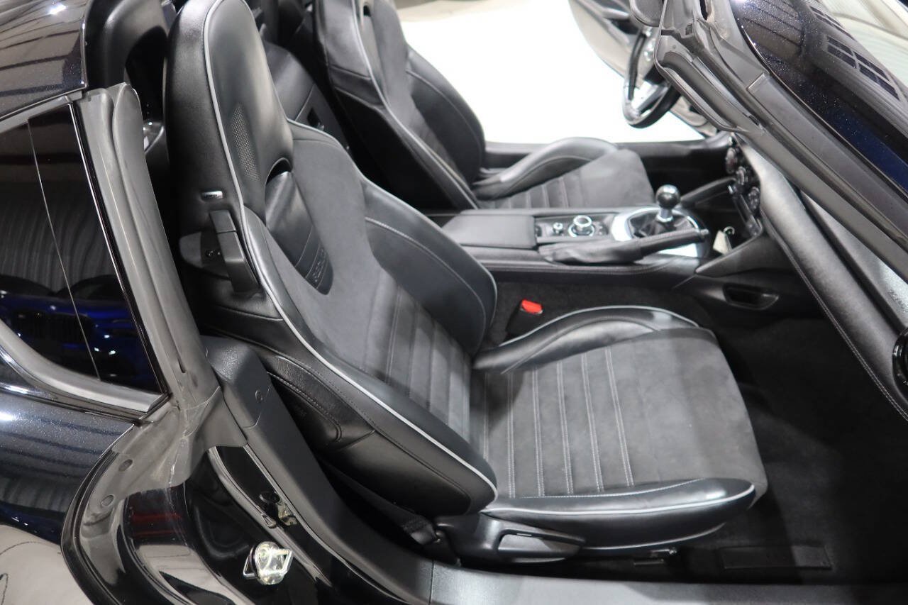 Used 2025 MAZDA MX-5 Miata RF Club RWD image 13