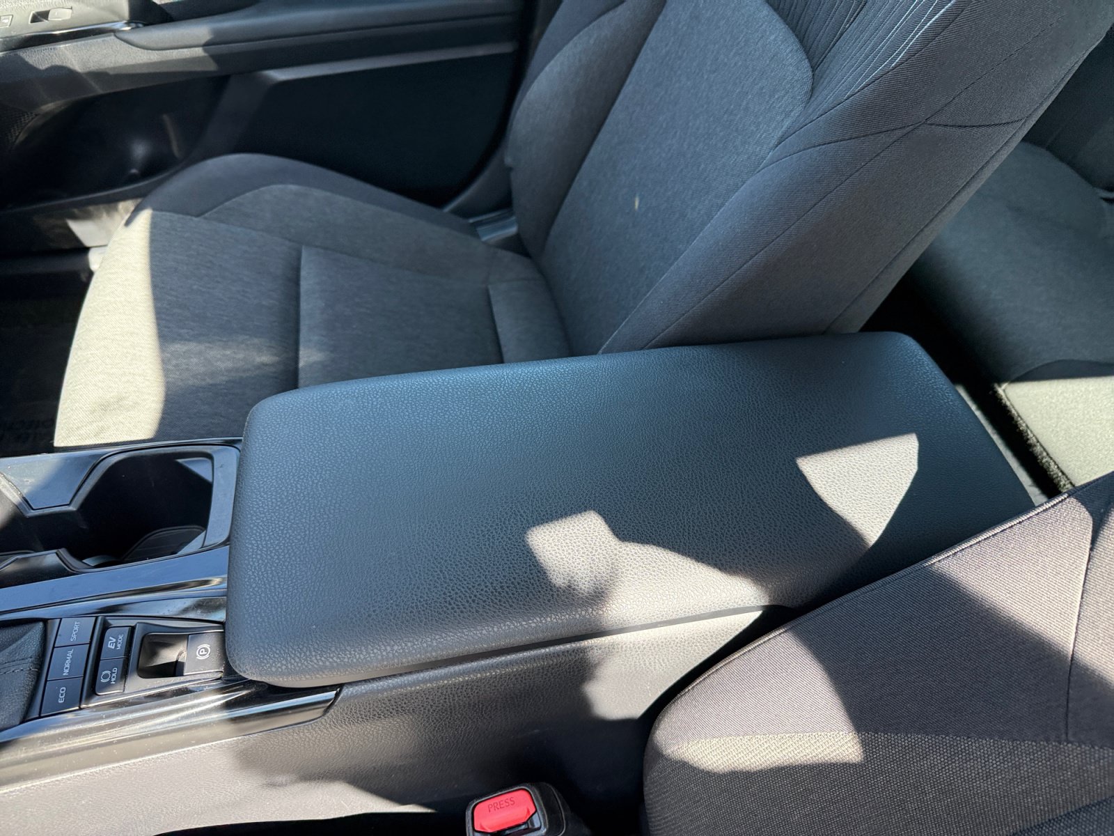 Used 2025 Toyota Camry LE FWD image 14
