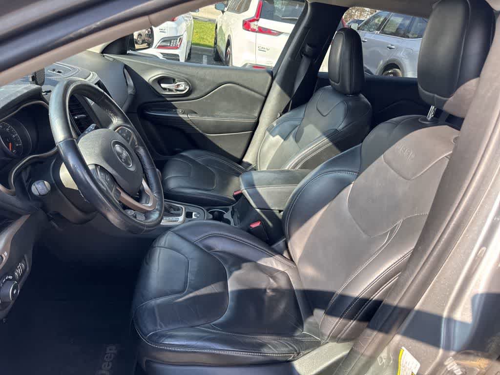 Used 2015 Jeep Cherokee Limited image 25