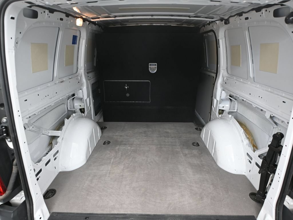 Used 2023 Mercedes-Benz Metris image 34