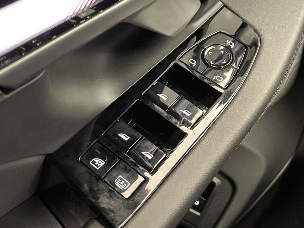 New 2026 BMW 550e xDrive w/ Executive Package AWD/4WD image 29