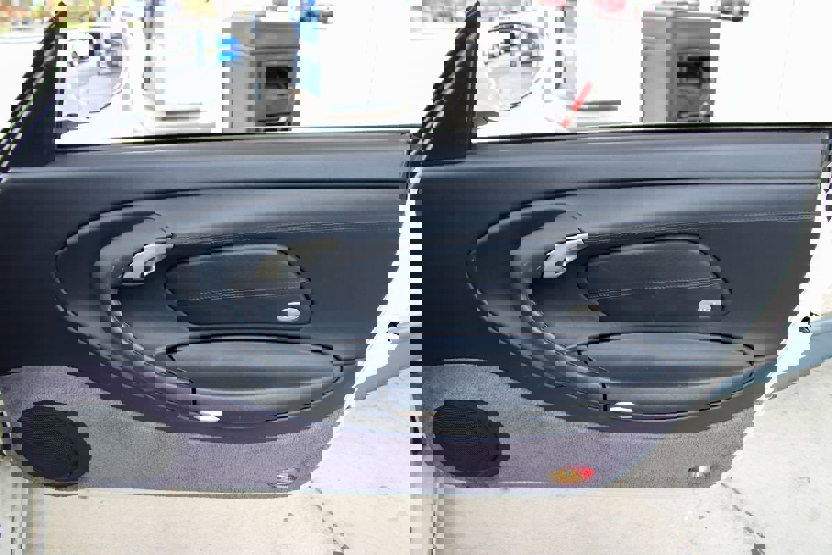 Used 2000 Porsche 911 Cabriolet image 41