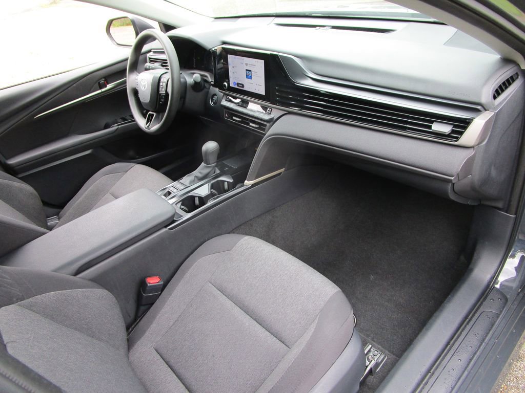 Used 2025 Toyota Camry LE image 18