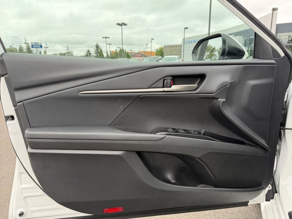 Used 2025 Toyota Camry SE FWD image 20