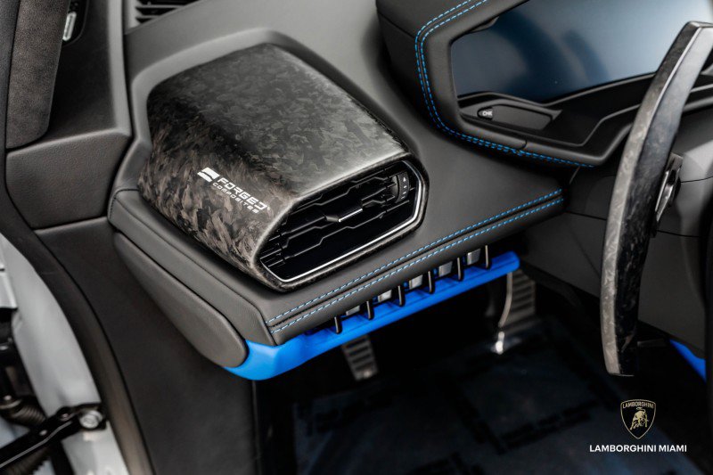 Used 2022 Lamborghini Huracan EVO image 37