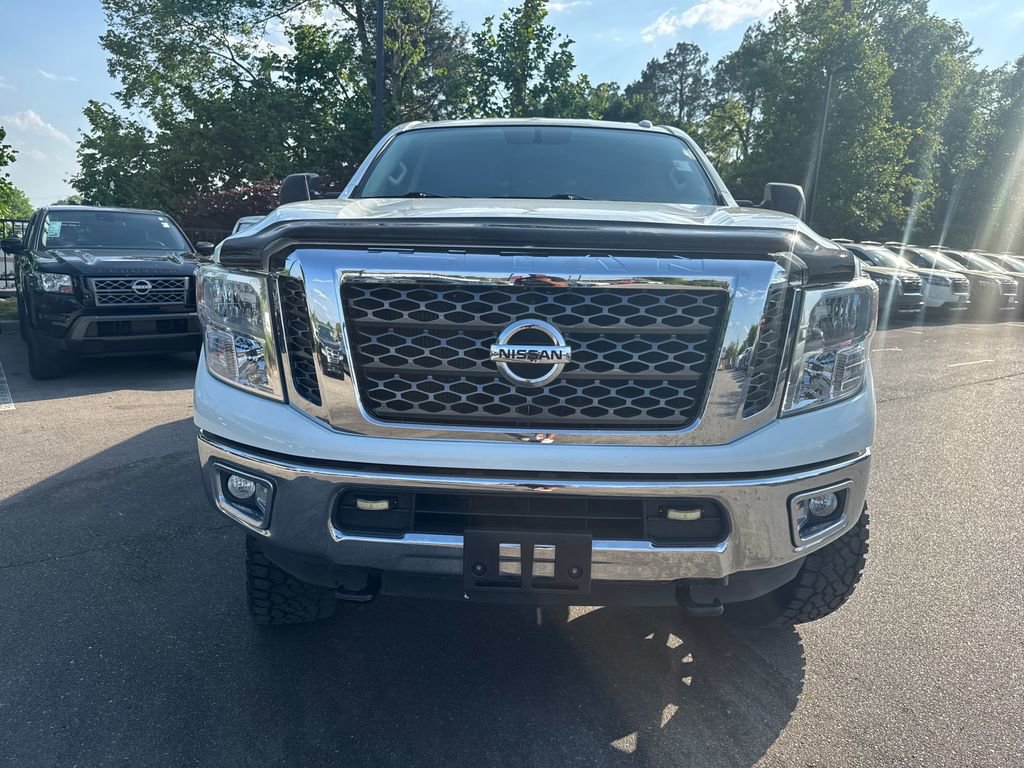 Used 2018 Nissan Titan SV AWD/4WD image 38