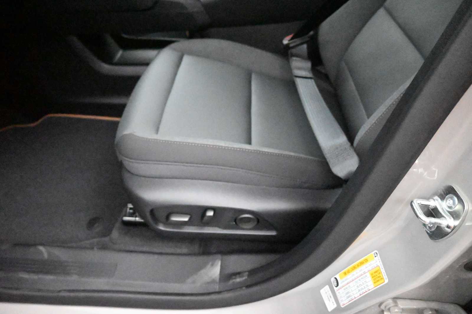 New 2026 GMC Terrain AT4 w/ Technology Package II AWD/4WD image 14