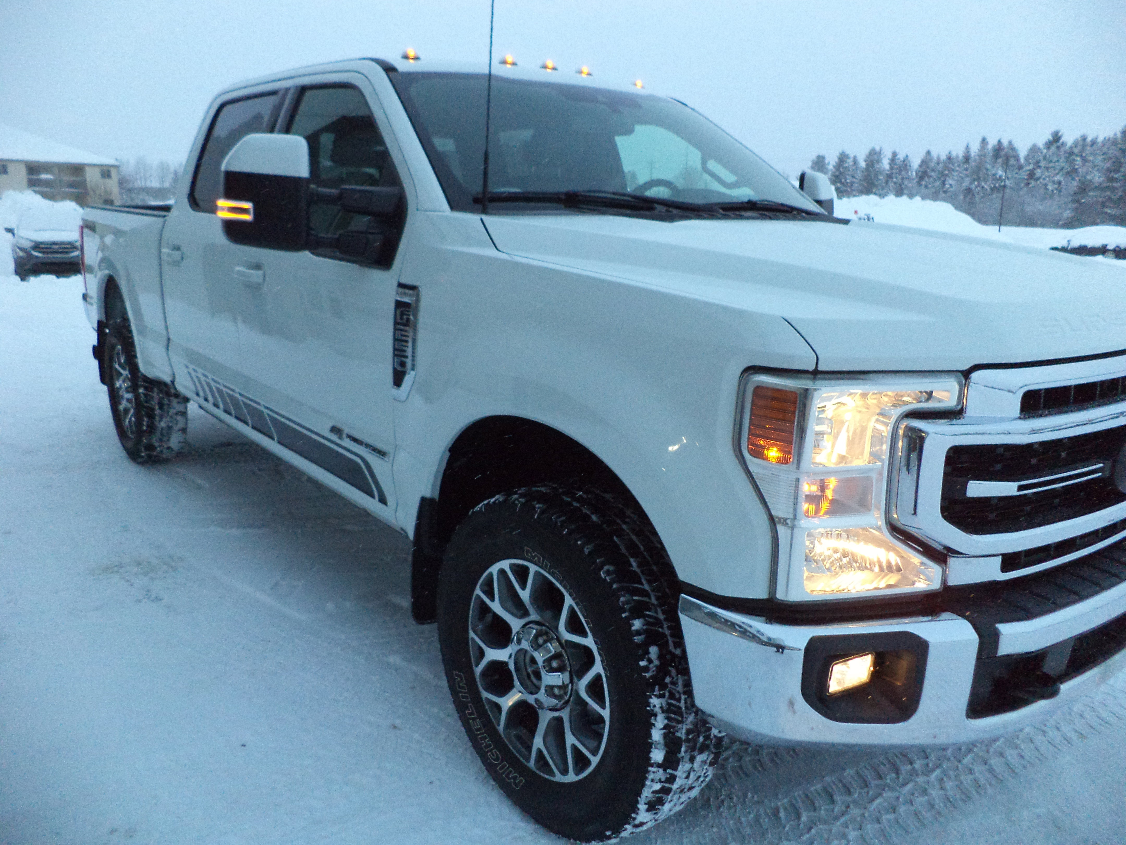 Used 2022 Ford F250 Lariat image 9