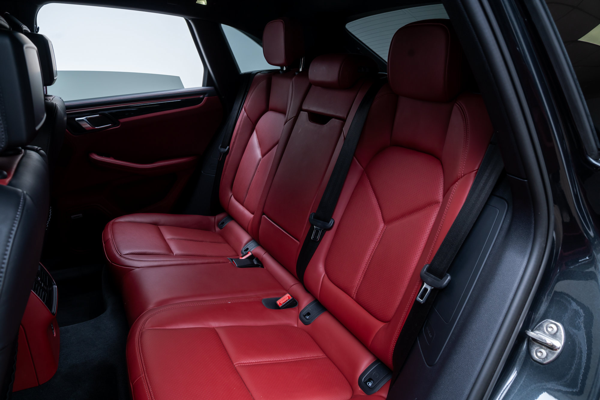 Used 2024 Porsche Macan S AWD/4WD image 22
