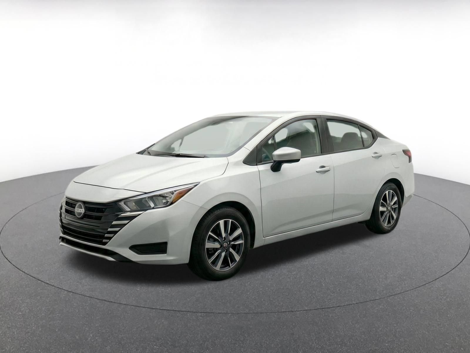 Used 2025 Nissan Versa SV FWD image 3