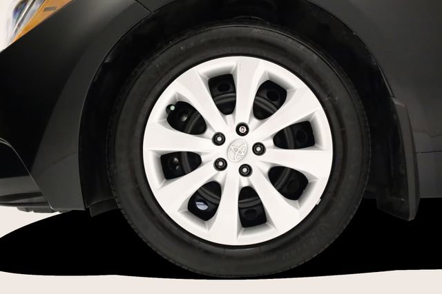 Used 2026 Toyota Corolla LE FWD image 9