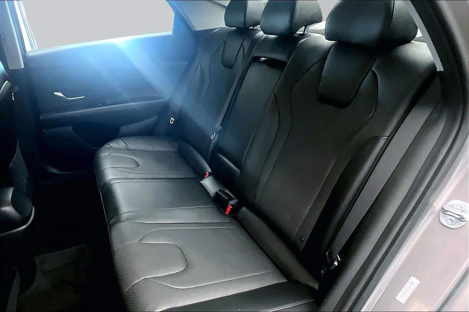 Used 2023 Hyundai Elantra Limited FWD image 21