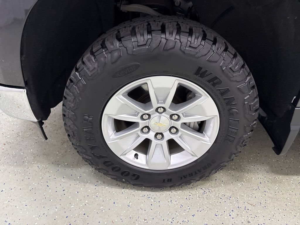 Used 2022 Chevrolet Silverado 1500 LT AWD/4WD image 11