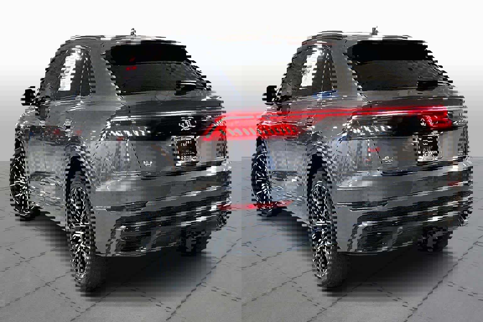 Used 2020 Audi Q8 Prestige w/ Prestige Package image 13