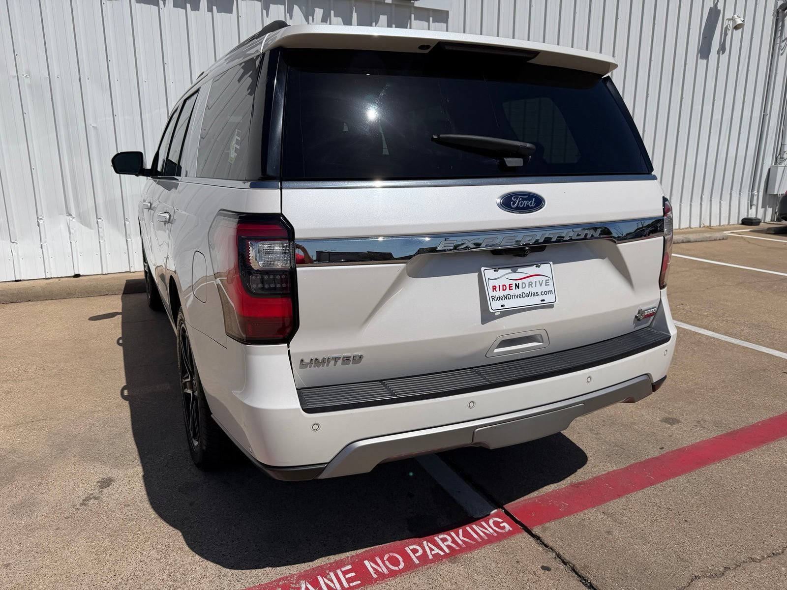 Used 2019 Ford Expedition Limited w/ Texas Edition Package RWD image 5