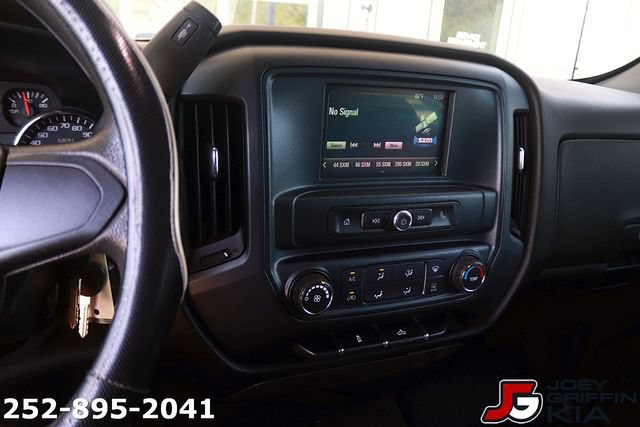 Used 2018 Chevrolet Silverado 1500 Custom w/ Custom Value Package AWD/4WD image 18