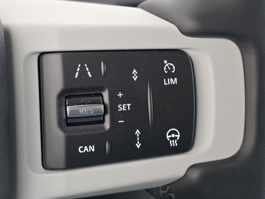 New 2026 Land Rover Defender 110 X-Dynamic SE AWD/4WD image 17