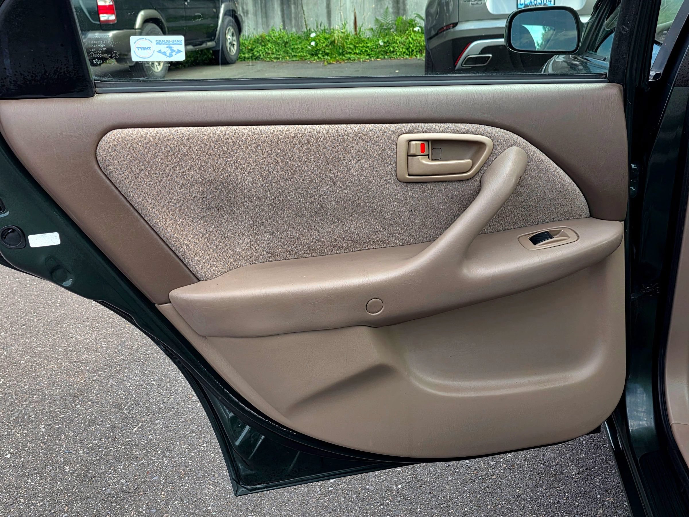 Used 2000 Toyota Camry LE FWD image 36