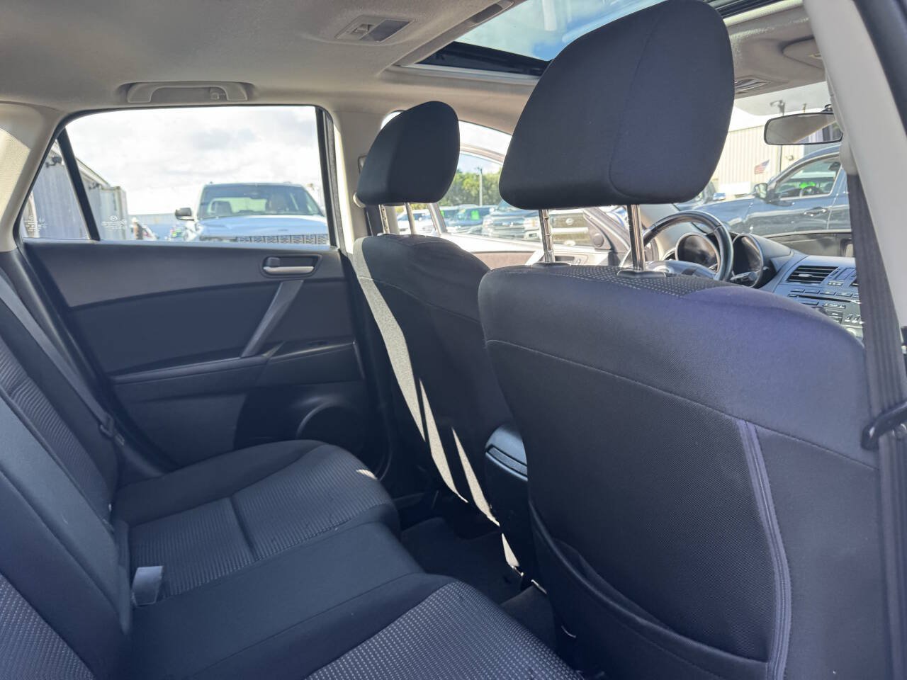 Used 2012 MAZDA MAZDA3 i Touring FWD image 30