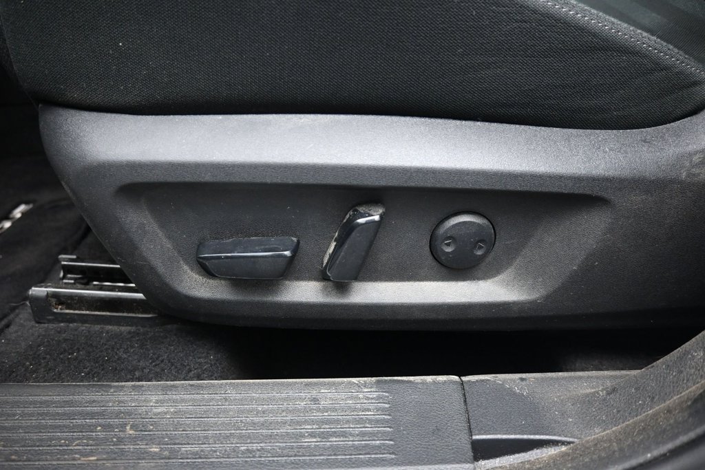 Used 2025 Nissan Rogue SV FWD image 20