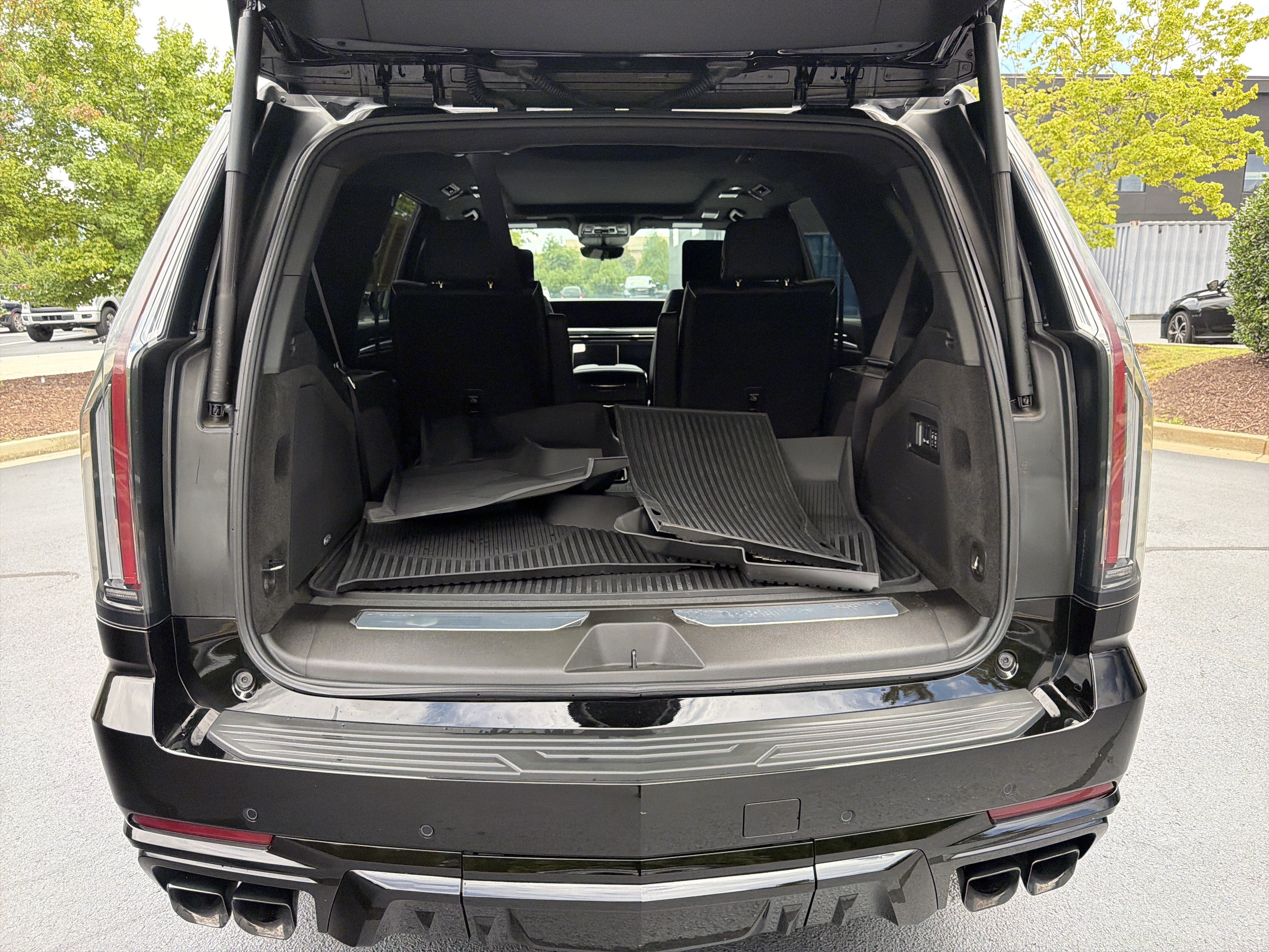 Used 2025 Cadillac Escalade V w/ LPO, ONYX Package AWD/4WD image 55