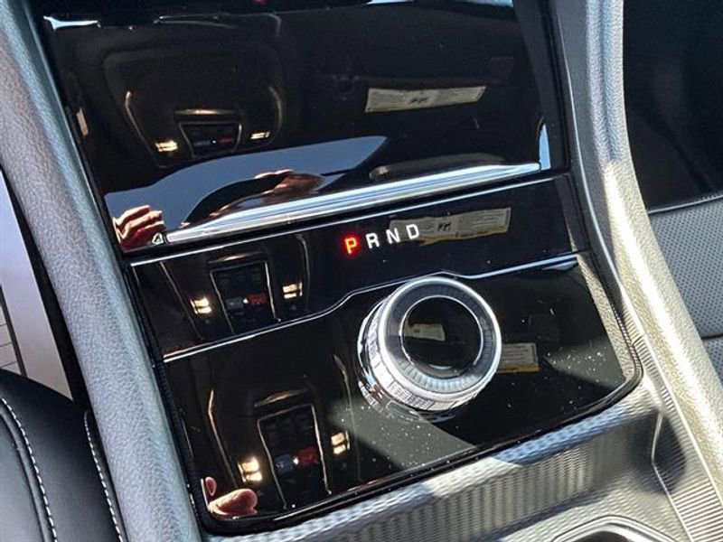 New 2025 Jeep Grand Cherokee Limited w/ Luxury Tech Group II RWD image 18