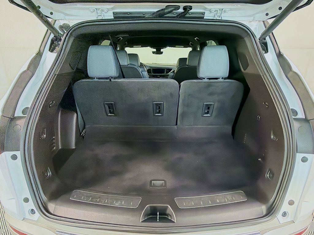 Used 2024 Buick Enclave Premium image 29