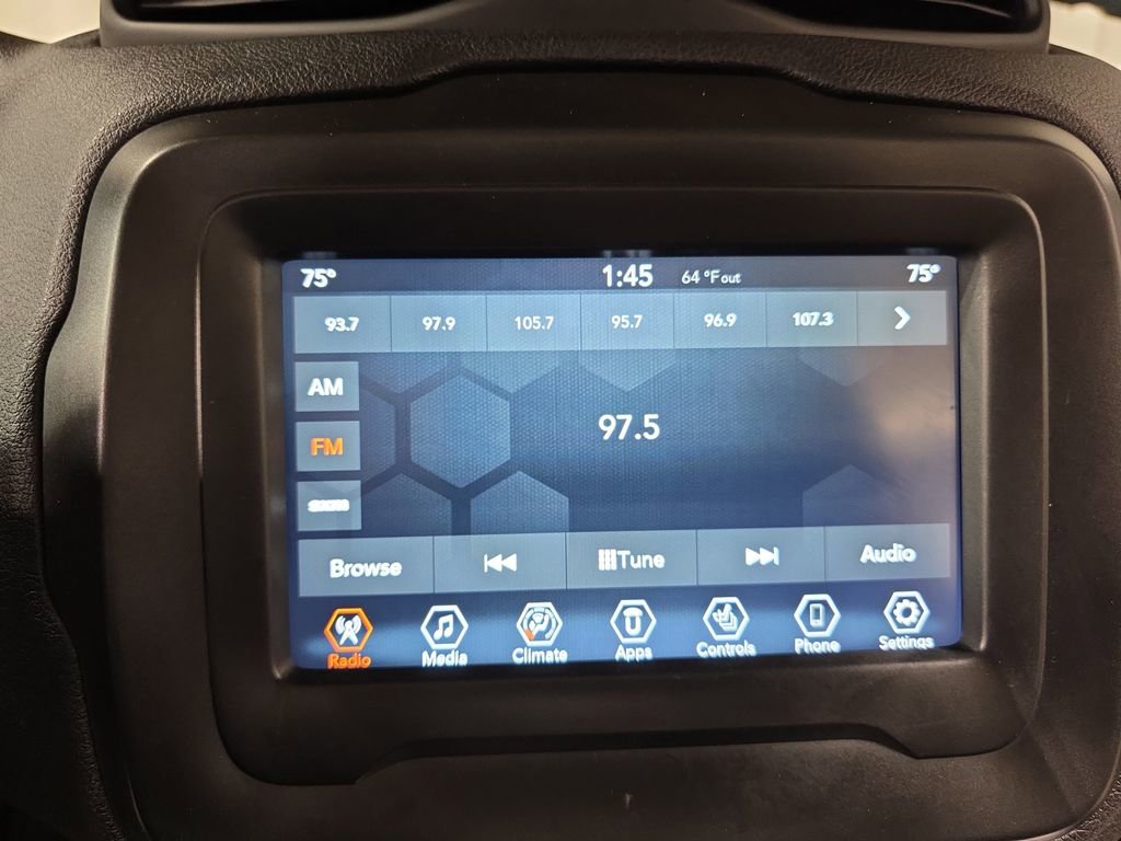 Used 2018 Jeep Renegade Altitude image 21