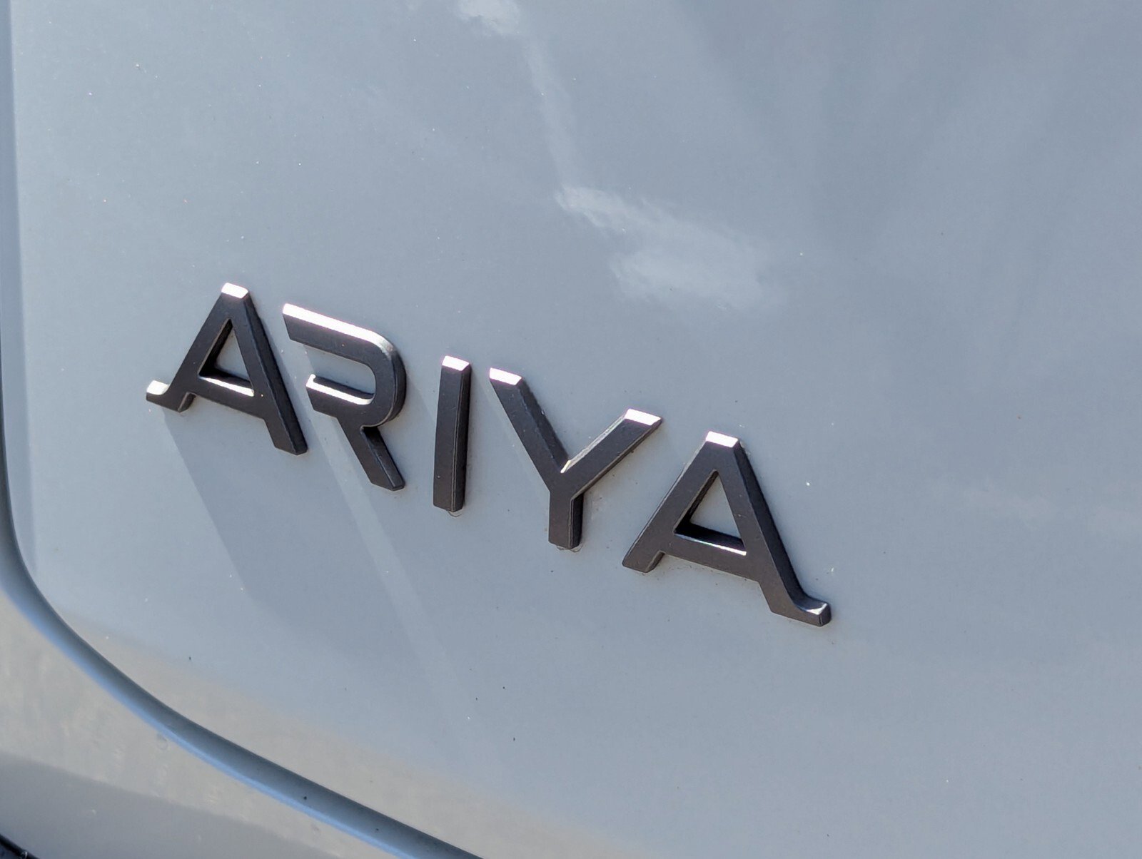 Certified 2025 Nissan Ariya AWD image 18