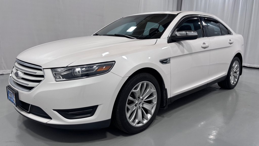 Used 2016 Ford Taurus Limited FWD image 1