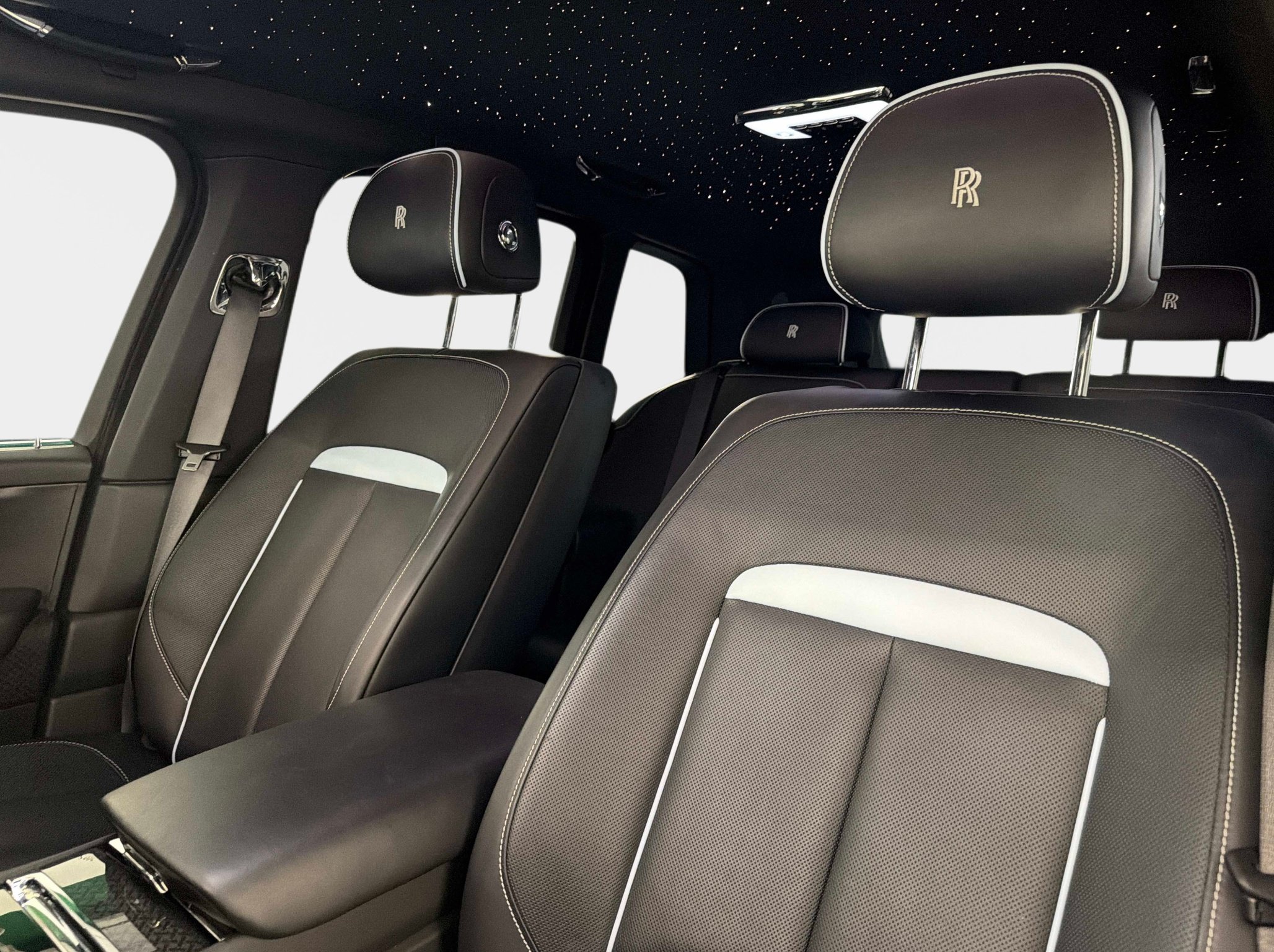 Used 2024 Rolls-Royce Cullinan Black Badge AWD/4WD image 42