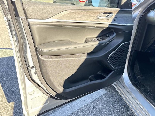 New 2026 Jeep Grand Cherokee Limited image 18