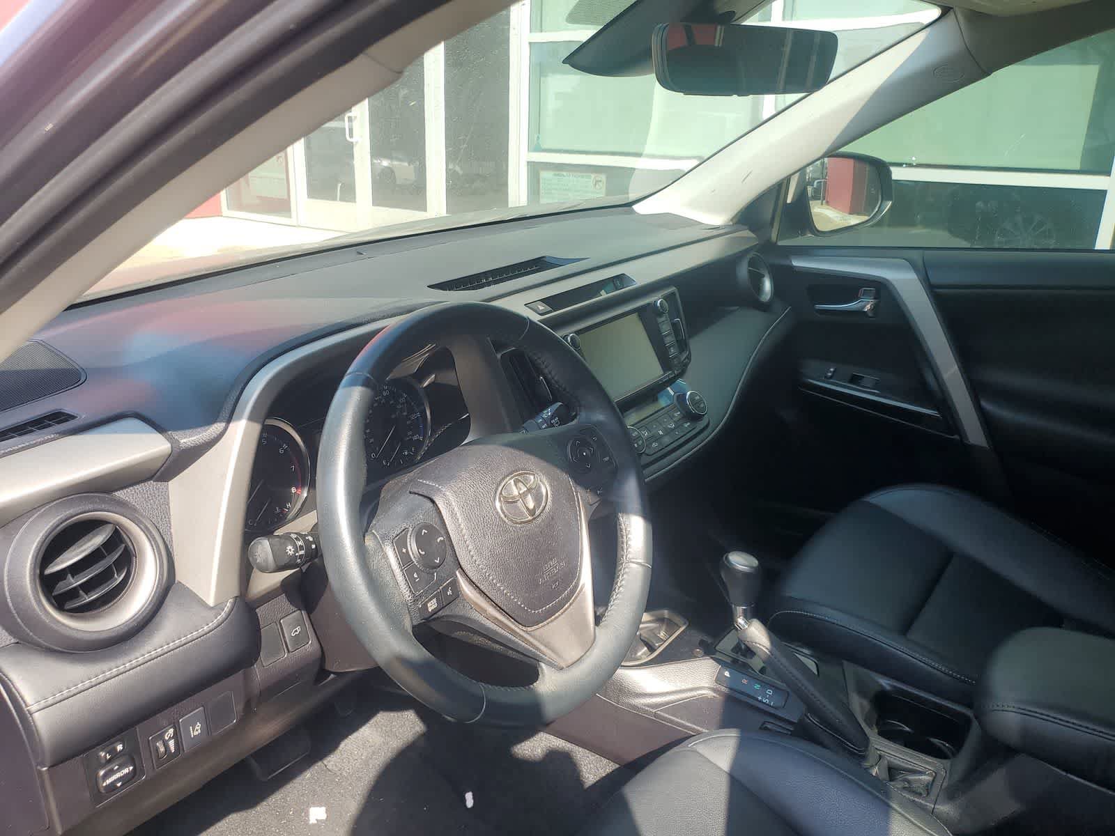 Used 2016 Toyota RAV4 Limited FWD image 2