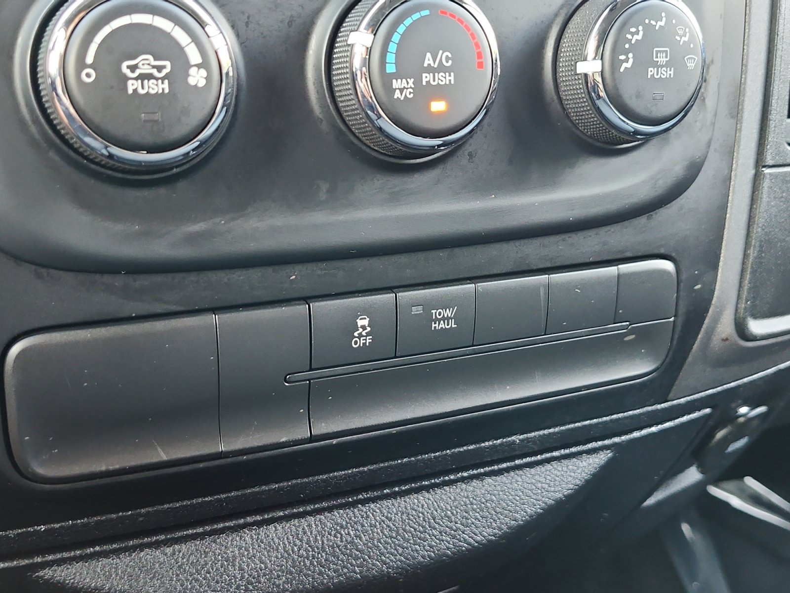Used 2017 RAM 1500 Express AWD/4WD image 20