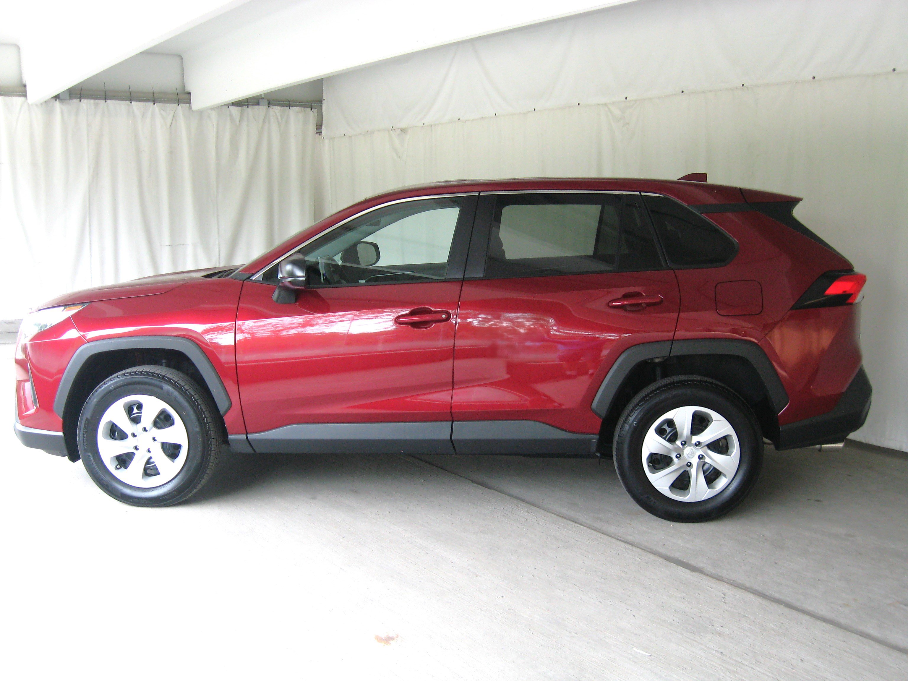 Used 2023 Toyota RAV4 LE image 22