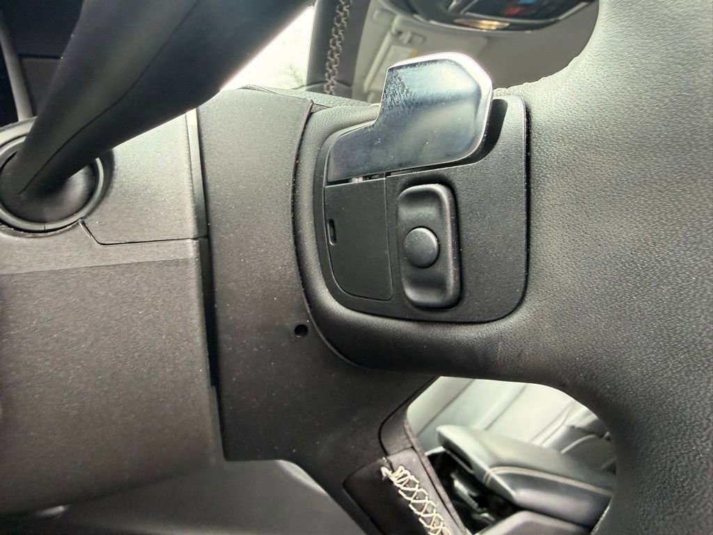 Used 2023 Jeep Grand Cherokee L Limited image 16