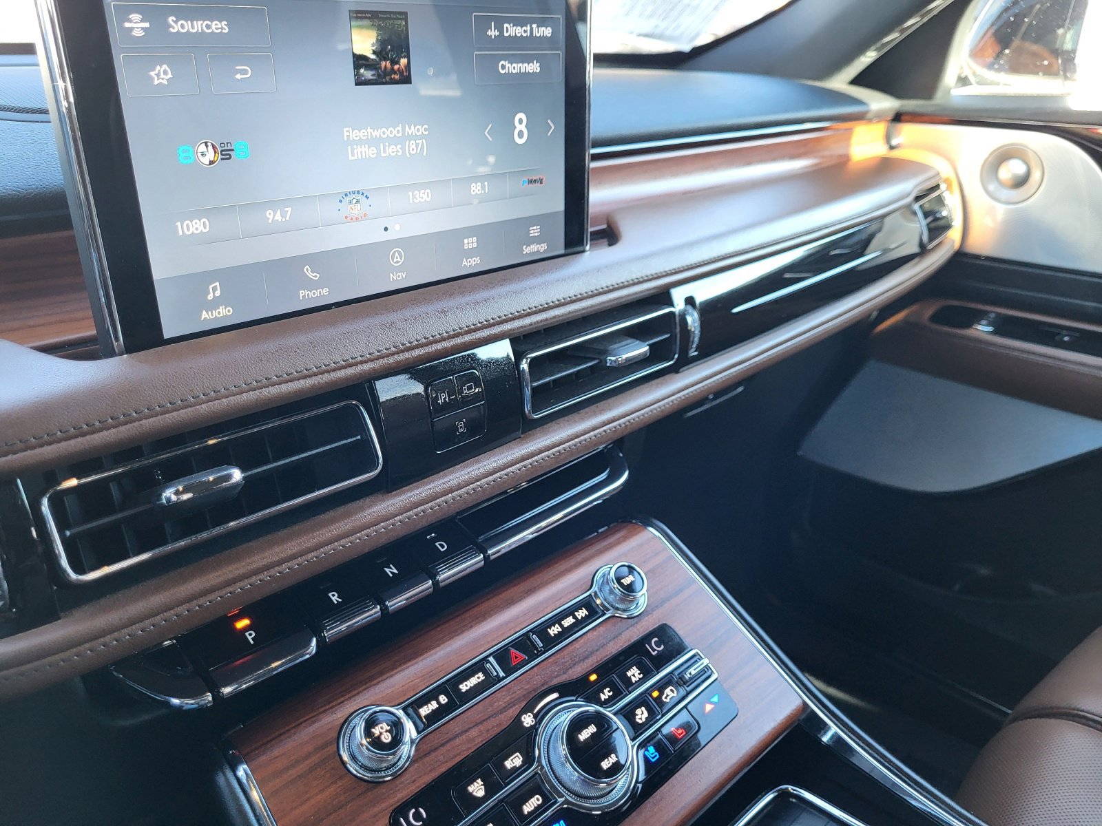 Used 2020 Lincoln Aviator Grand Touring w/ Equipment Group 302A image 11