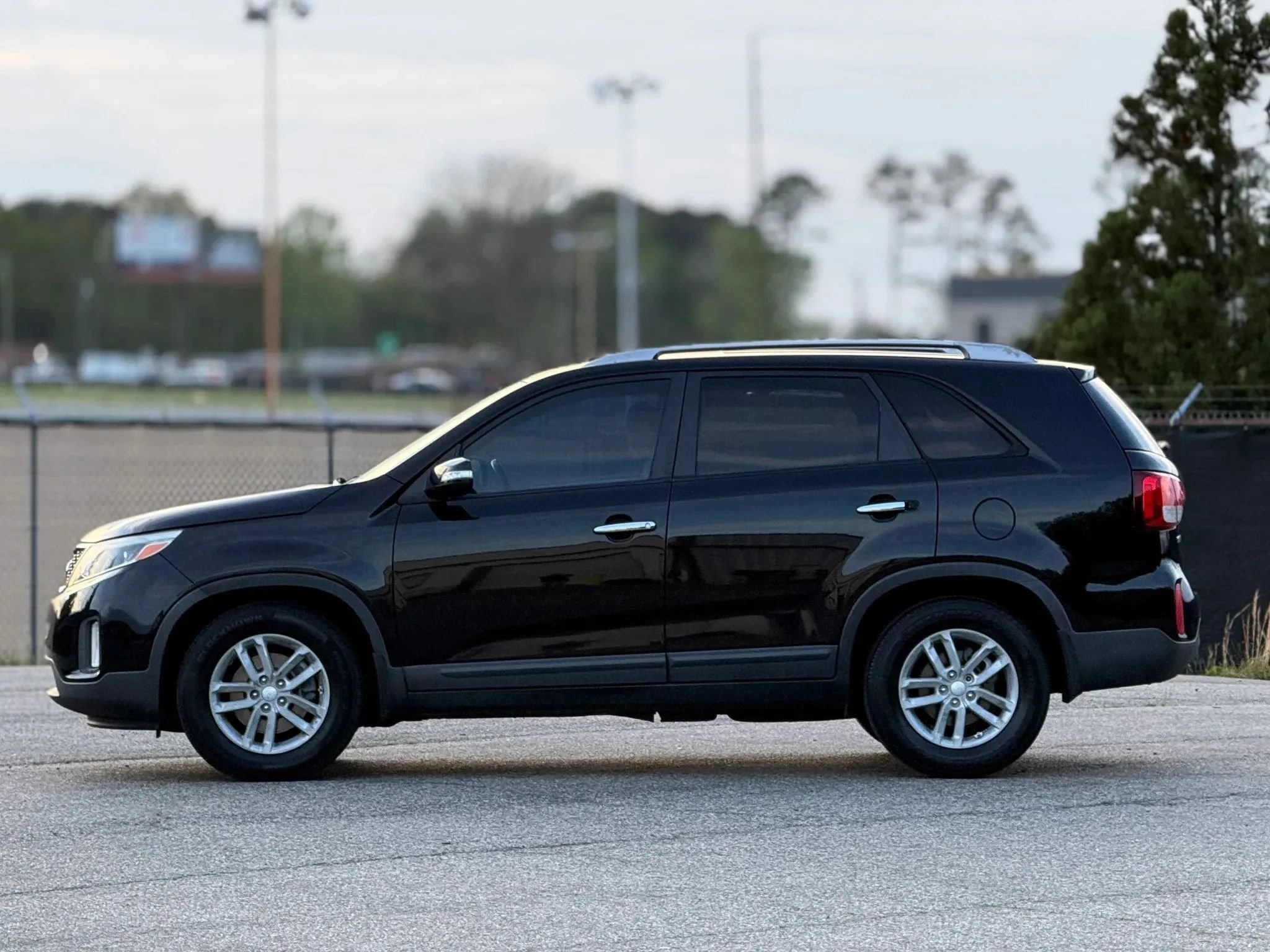 Used 2015 Kia Sorento LX image 8