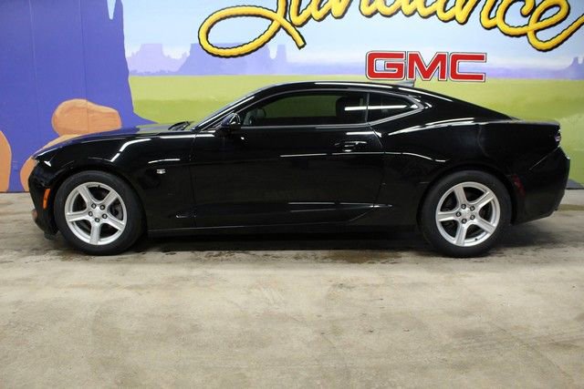 Used 2016 Chevrolet Camaro LT w/ Technology Package RWD image 7