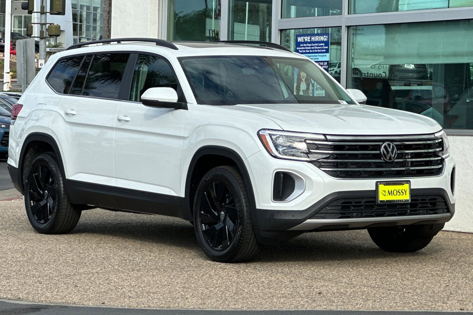 New 2026 Volkswagen Atlas SE image 2