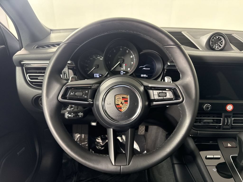 Certified 2026 Porsche Macan AWD/4WD image 36