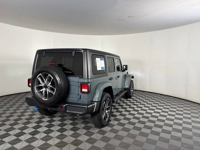 Used 2024 Jeep Wrangler Unlimited w/ Convenience Group AWD/4WD image 12