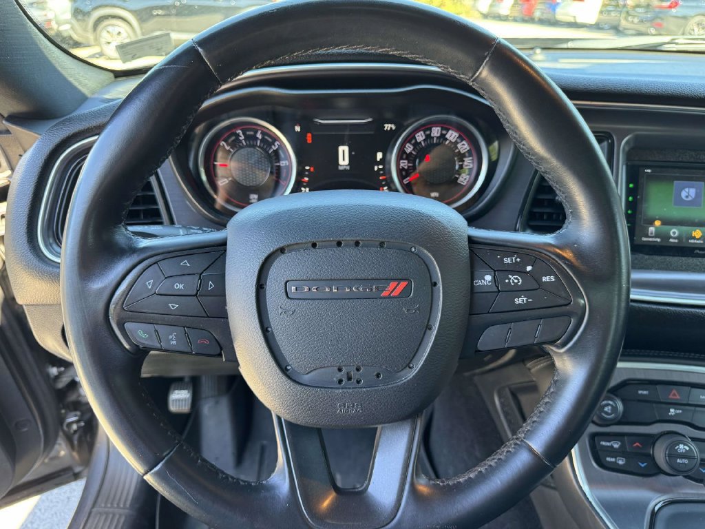 Used 2016 Dodge Challenger SXT RWD image 10