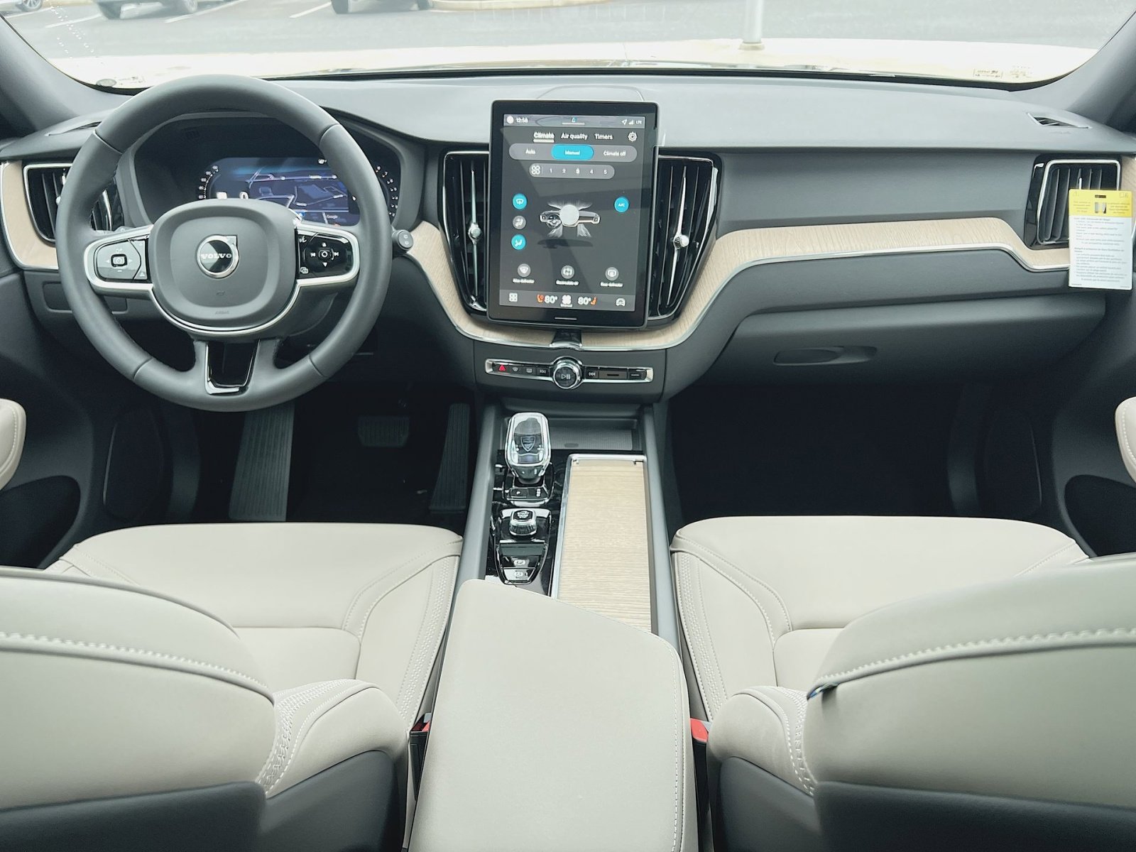 New 2026 Volvo XC60 B5 Plus w/ Protection Package Premier image 23