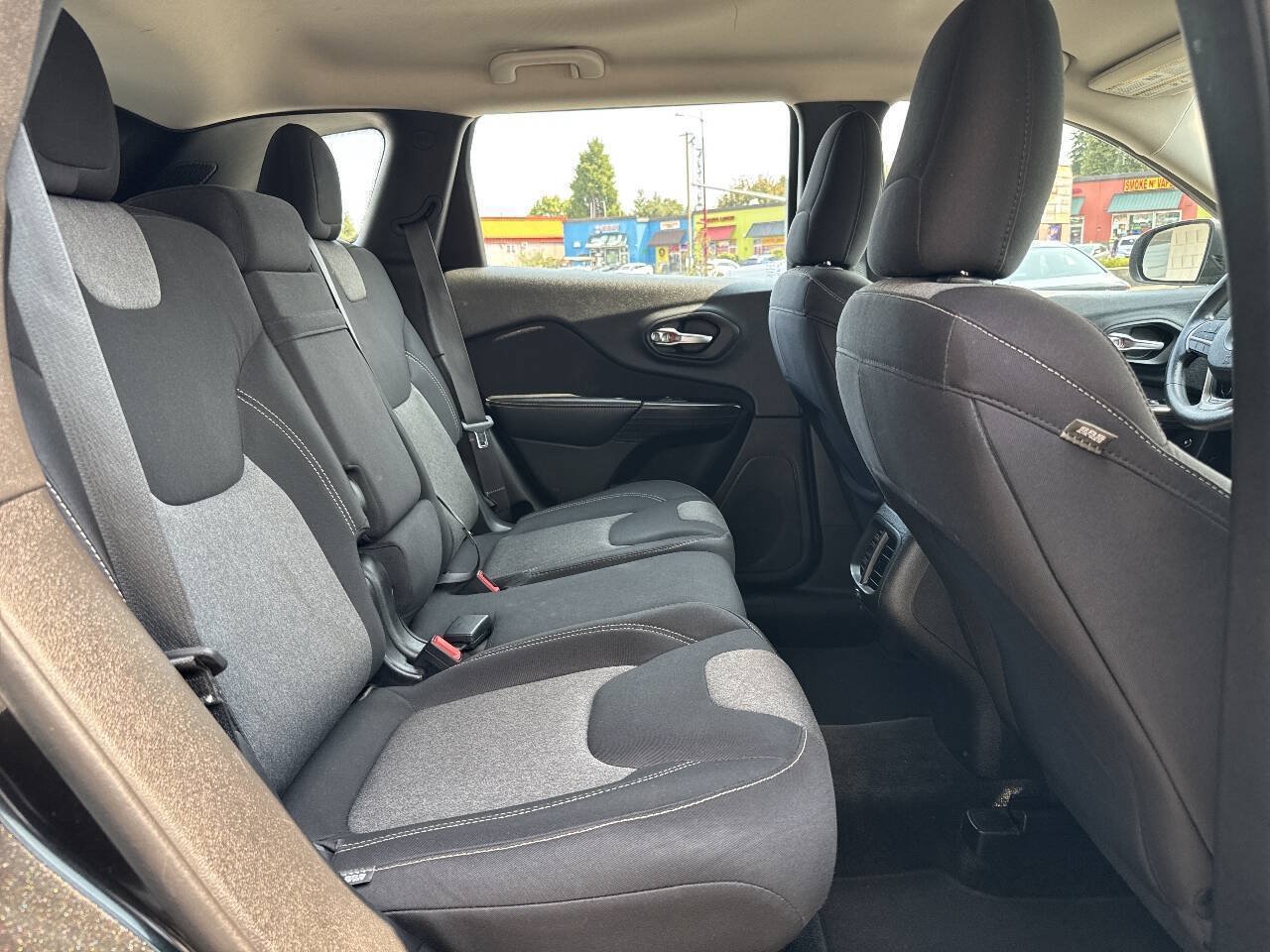 Used 2015 Jeep Cherokee Sport AWD/4WD image 19
