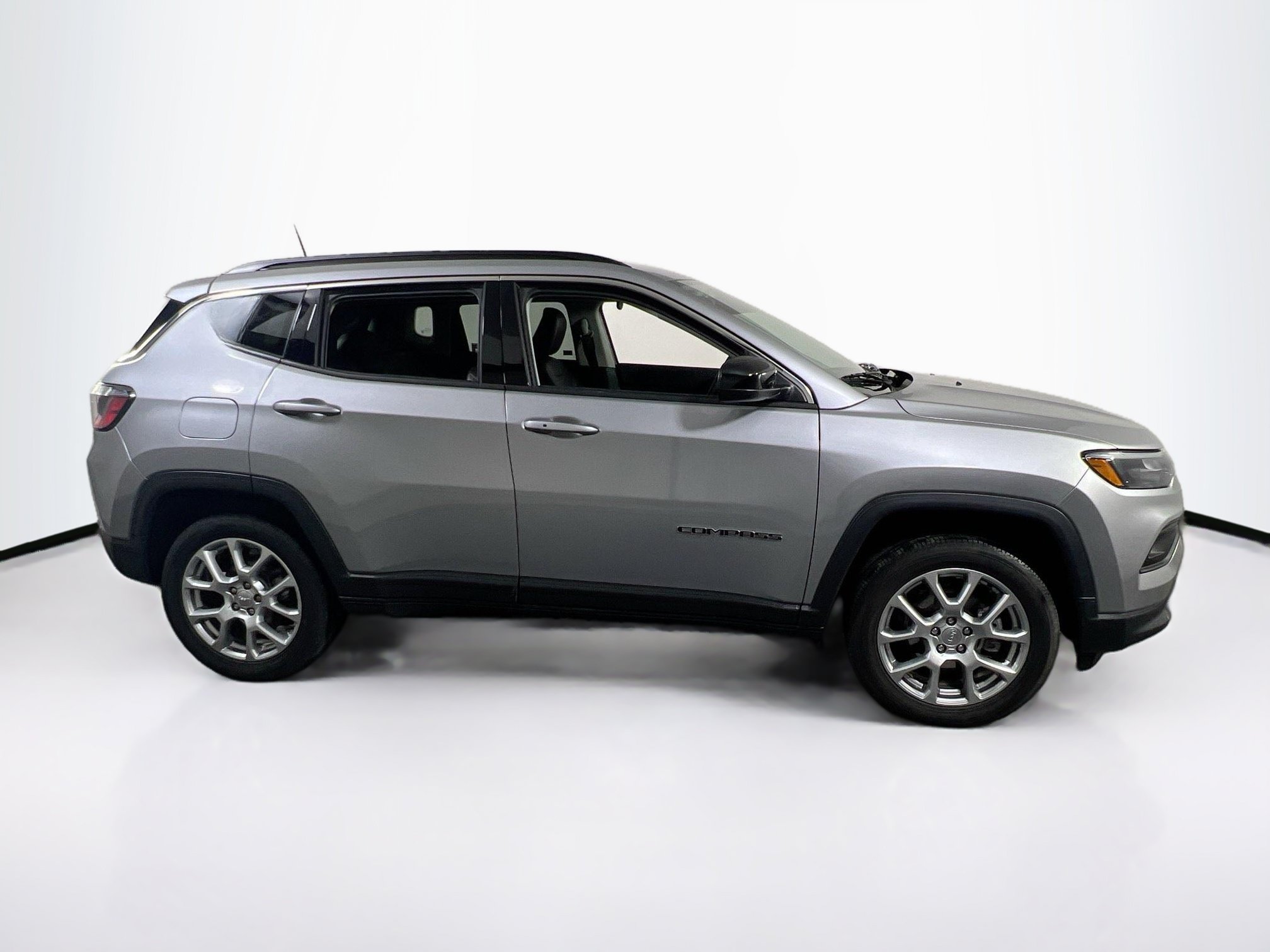 Used 2022 Jeep Compass Latitude AWD/4WD image 4