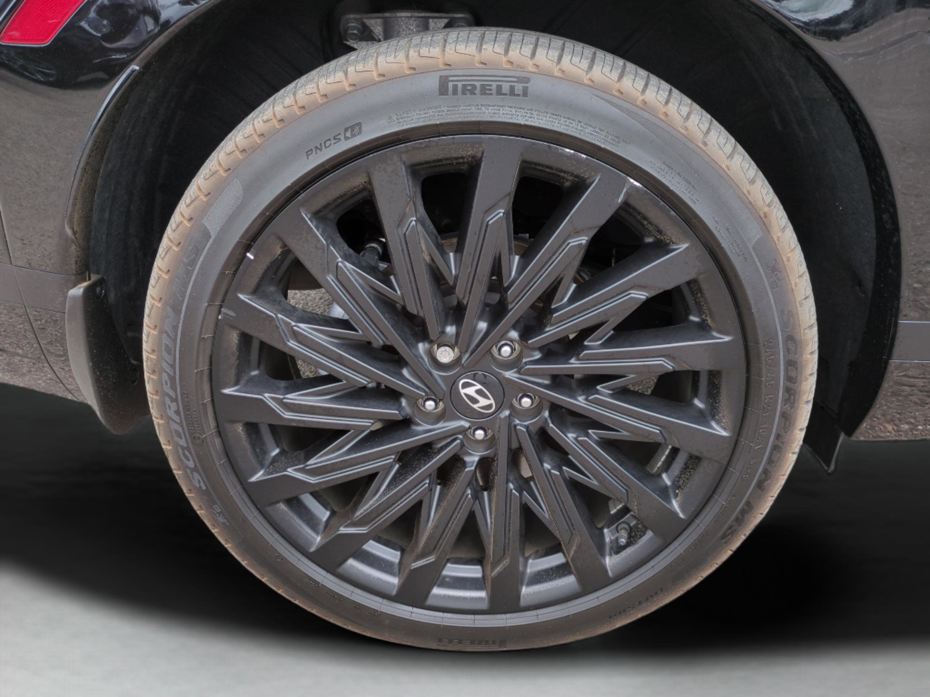 Used 2025 Hyundai Santa Fe Calligraphy image 10